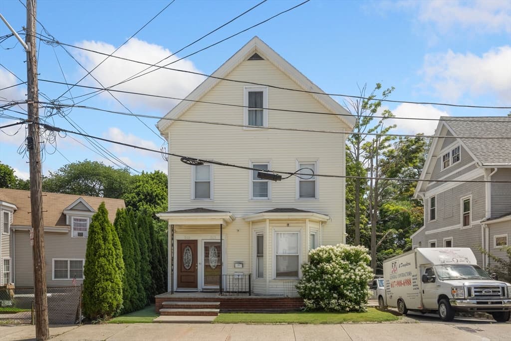 513-515 Cross St, Malden MA 02148