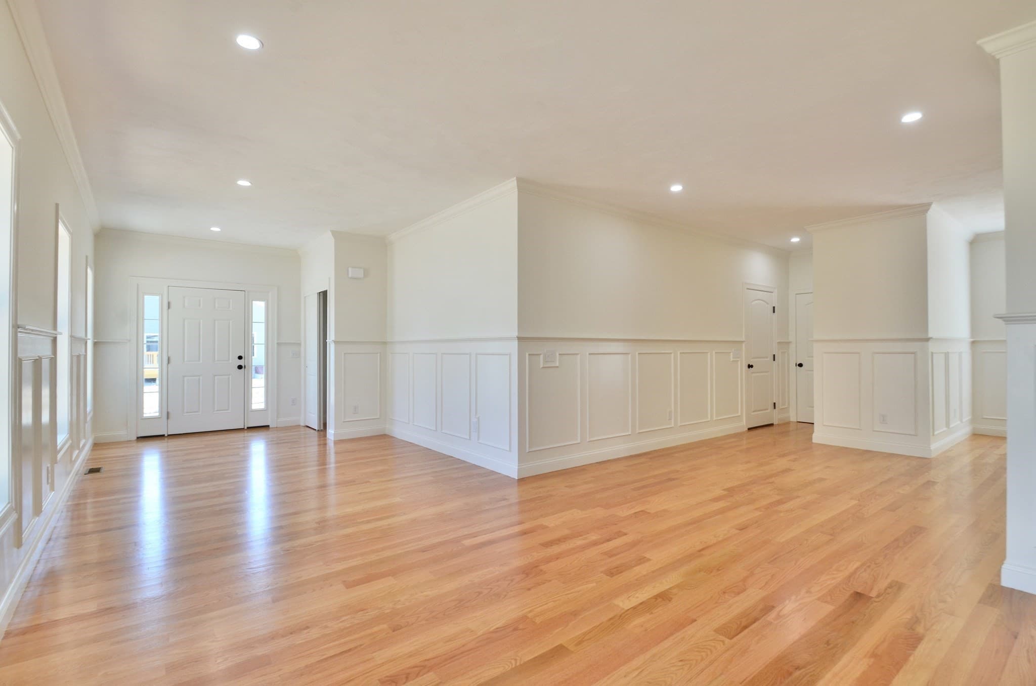 Single Family Residence at 19A Crownshield # 19A, Uxbridge MA 01569, photo 2 of 16