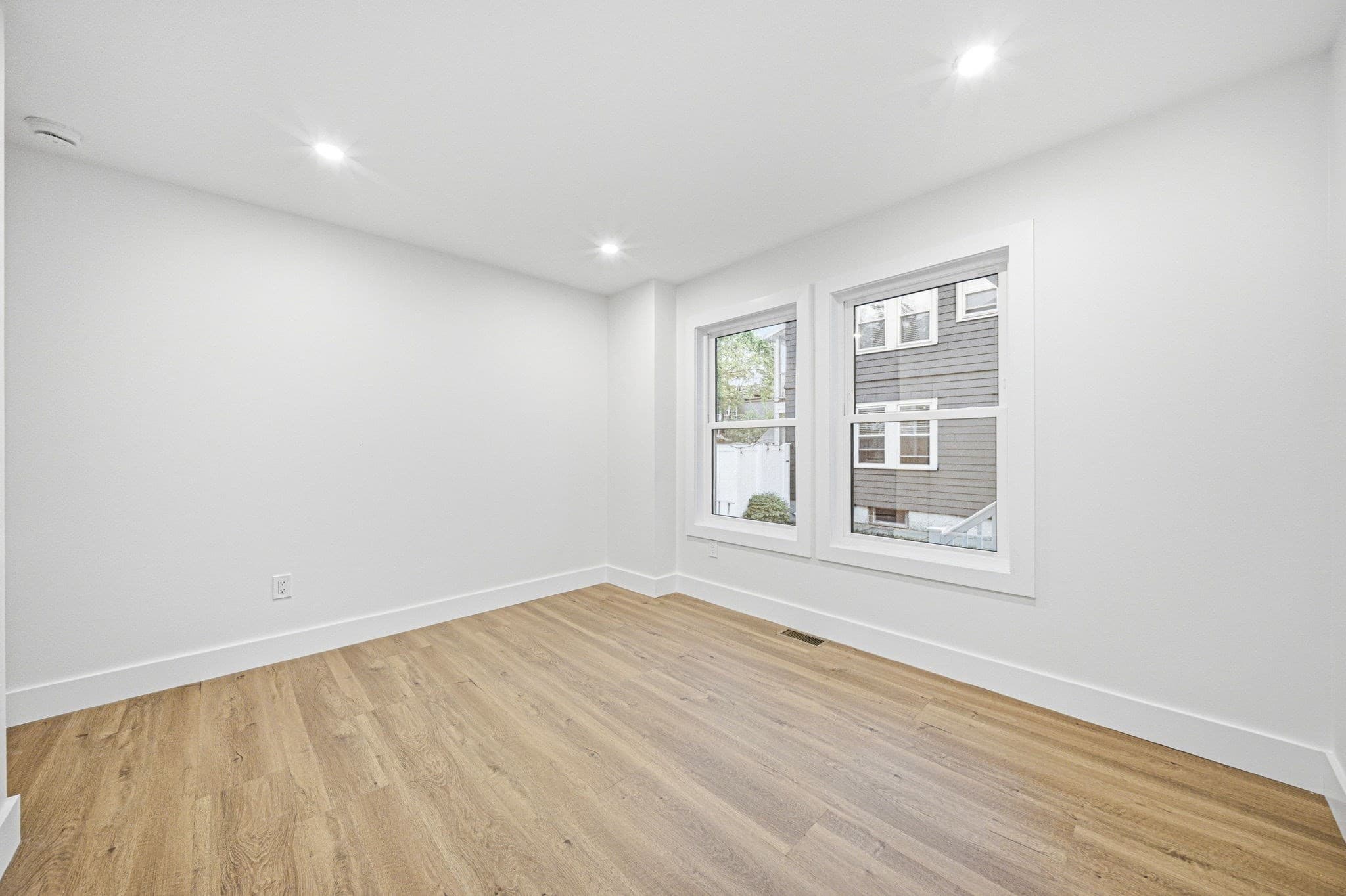 Condominium at 52 Rangeley Rd # 52, Newton MA 02465, Newton, photo 24 of 41