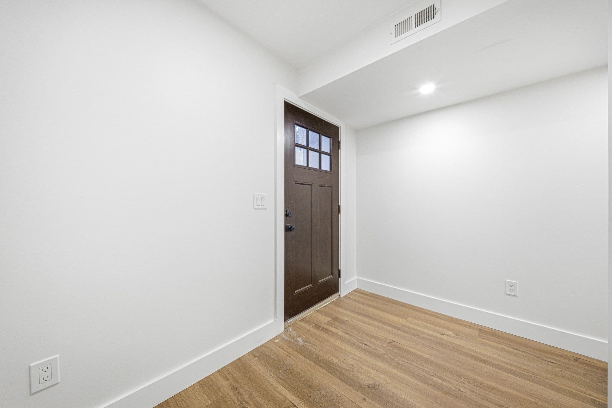 Condominium at 52 Rangeley Rd # 52, Newton MA 02465, Newton, photo 34 of 41