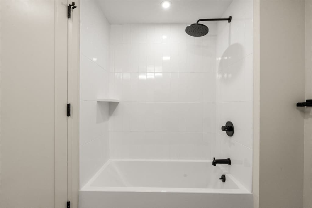 Condominium at 100 Lincoln Street # 304, Boston MA 02135, Boston, photo 13 of 26