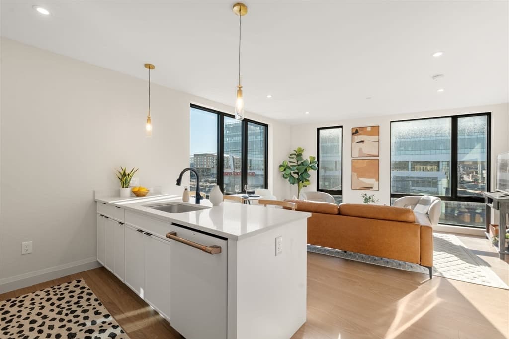 Condominium at 100 Lincoln Street # 304, Boston MA 02135, Boston, photo 7 of 26