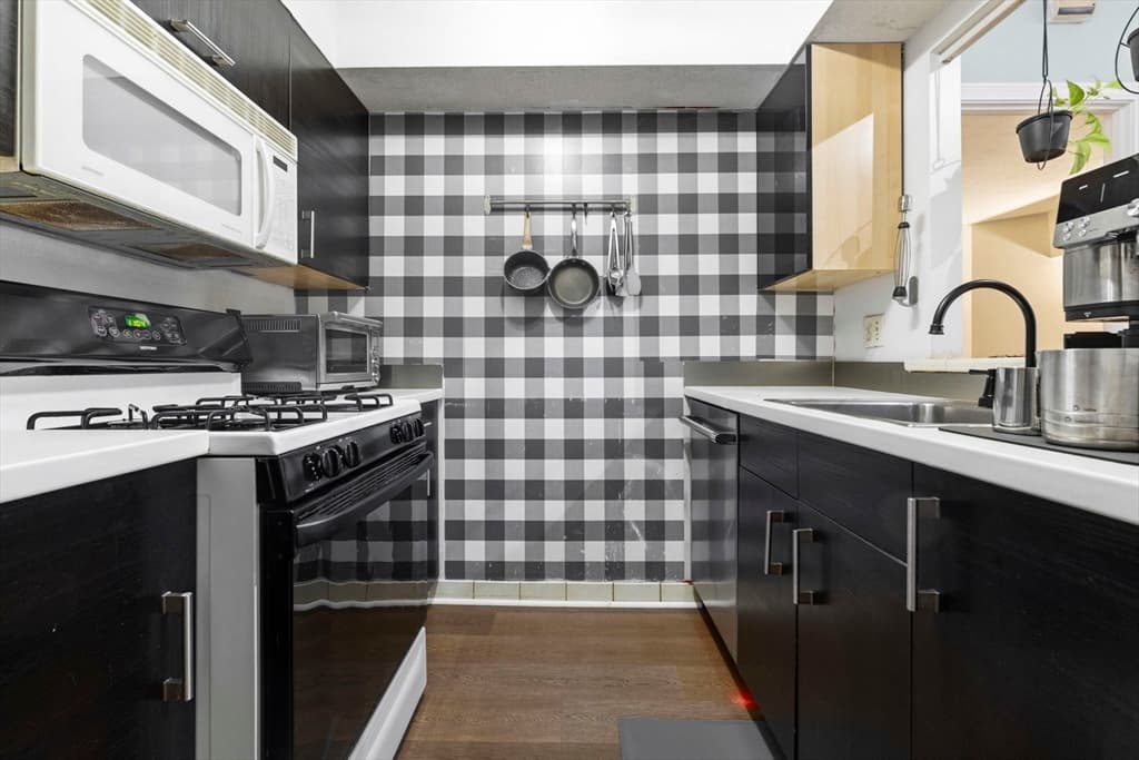 Condominium at 147 Kelton St # 510, Boston MA 02134, Boston, photo 3 of 14