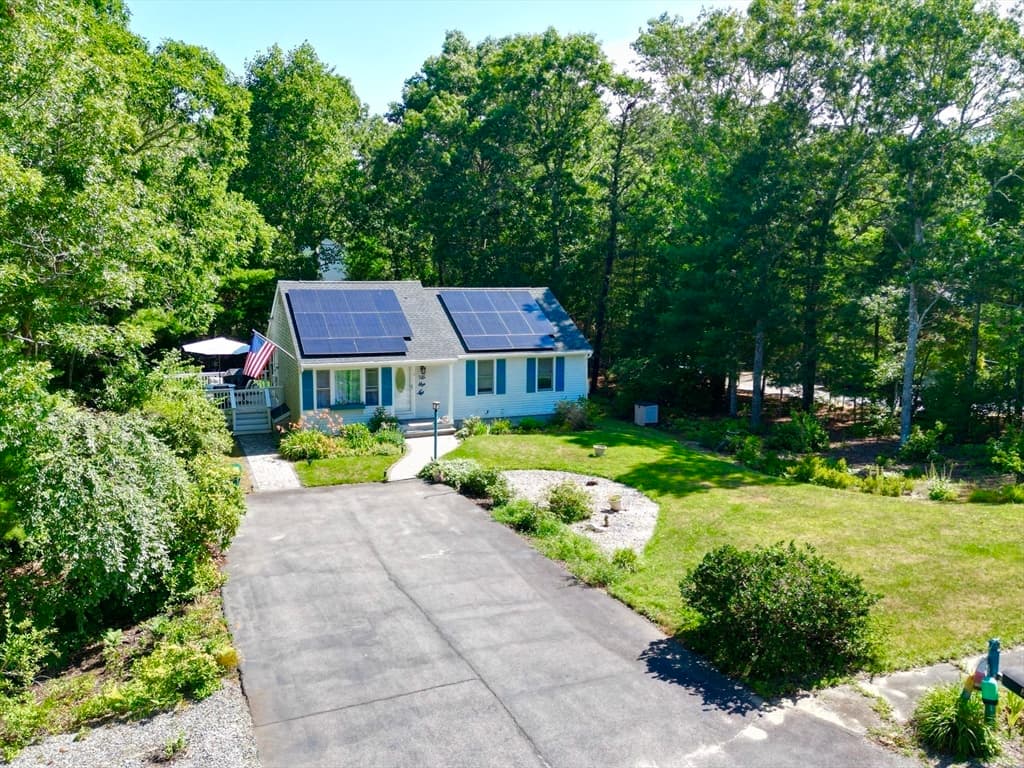 Single Family Residence at 2 Compton Ct, Plymouth MA 02360, Plymouth, photo 32 of 41