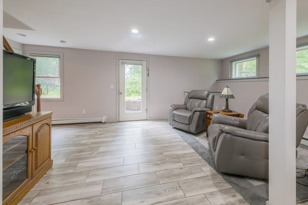 Single Family Residence at 2 Compton Ct, Plymouth MA 02360, Plymouth, photo 28 of 41