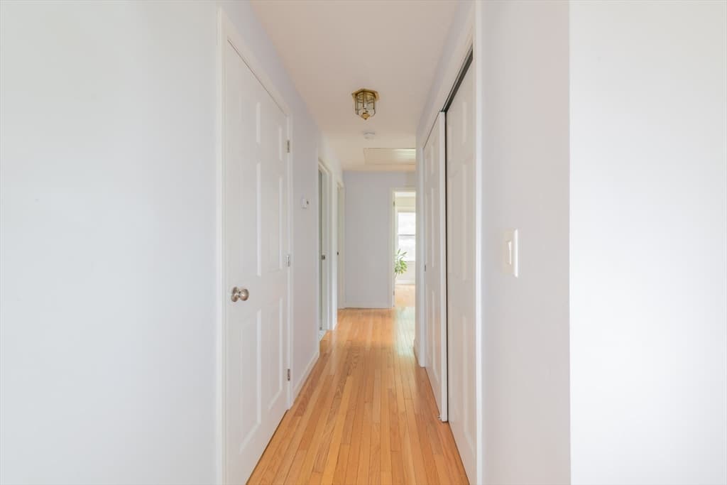 Single Family Residence at 2 Compton Ct, Plymouth MA 02360, Plymouth, photo 9 of 41