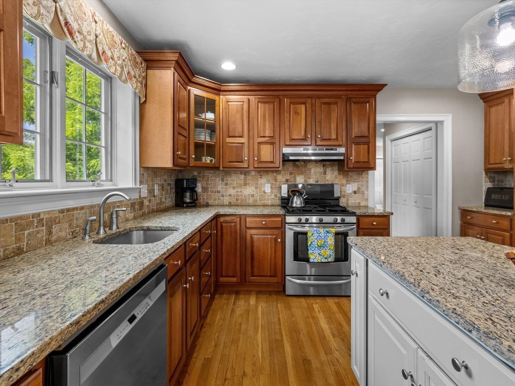 Single Family Residence at 6 Warburton Lane, Westborough MA 01581, Westborough, photo 13 of 42