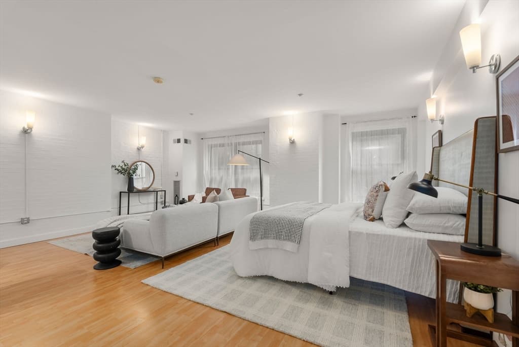 Condominium at 42 Chauncy Street # 4C, Boston MA 02111, Boston, photo 6 of 34