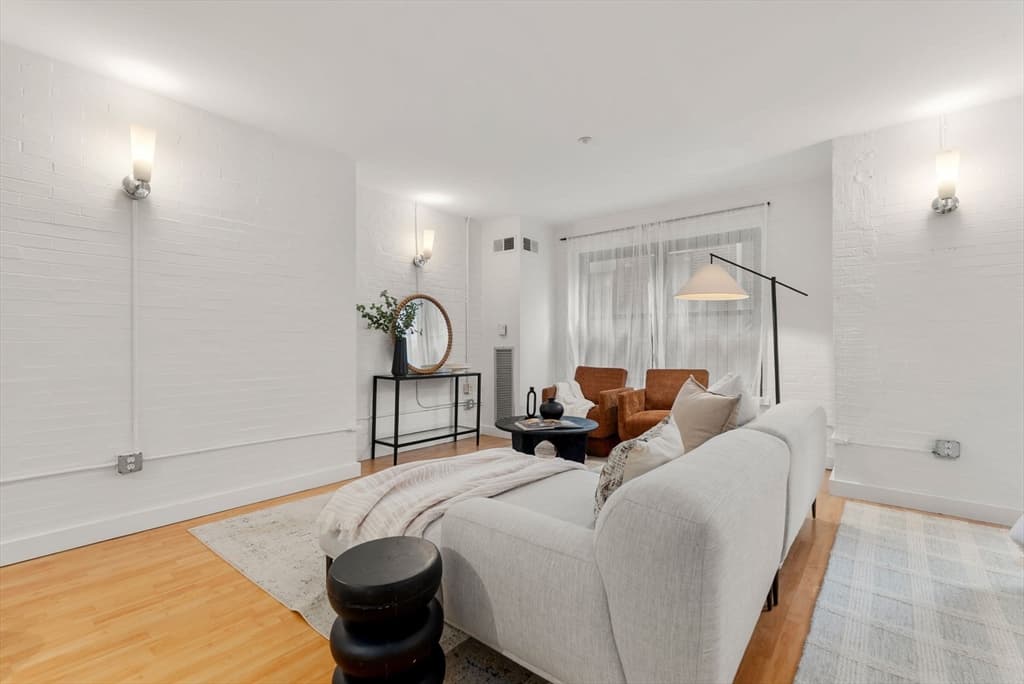 Condominium at 42 Chauncy Street # 4C, Boston MA 02111, Boston, photo 9 of 34