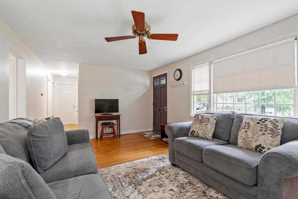 30 Dunshire Drive, Chelmsford MA 01863 photo 3