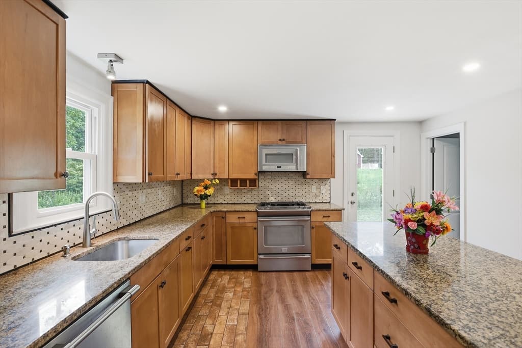 110 Haynes Rd, Townsend MA 01469 photo 8