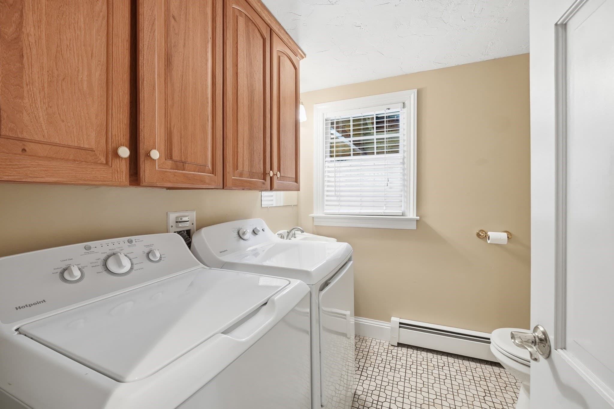 Single Family Residence at 25 Coal Kiln Rd, Princeton MA 01541, Princeton, photo 10 of 32