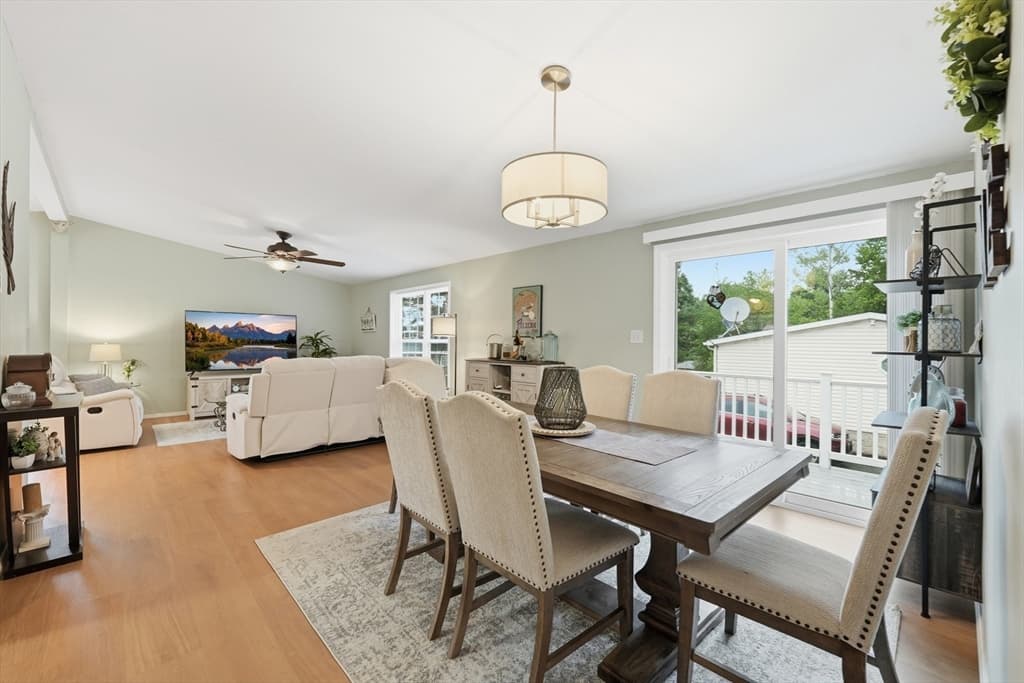 Mobile Home at 41 Deer Run, Brookfield MA 01506, Brookfield, photo 4 of 21