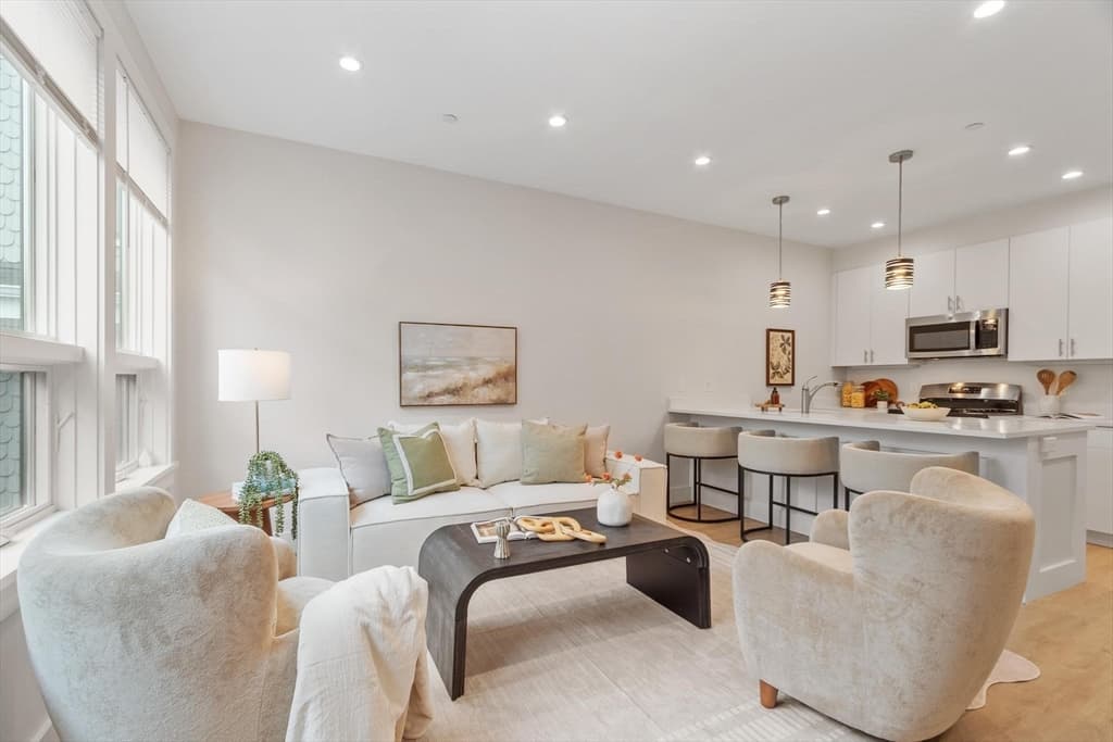 1246 Broadway # 2, Somerville MA 02144