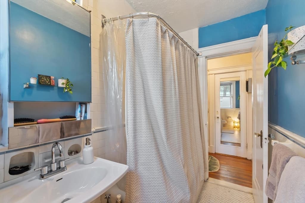 Condominium at 120 Riverway # 4, Boston MA 02215, Boston, photo 12 of 26