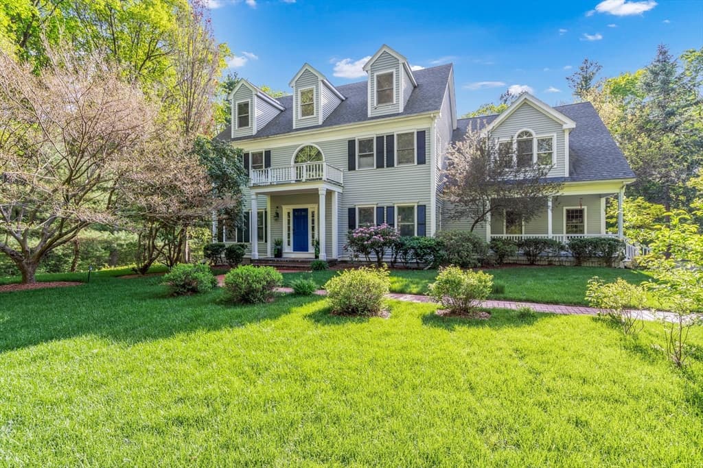 153 Walpole St, Dover MA 02030