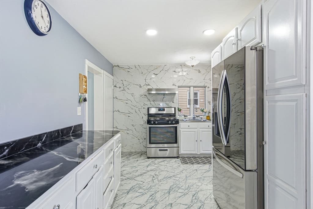 20 Bell St, Quincy MA 02169 photo 13