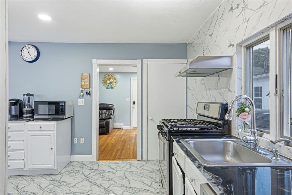 20 Bell St, Quincy MA 02169 photo 11