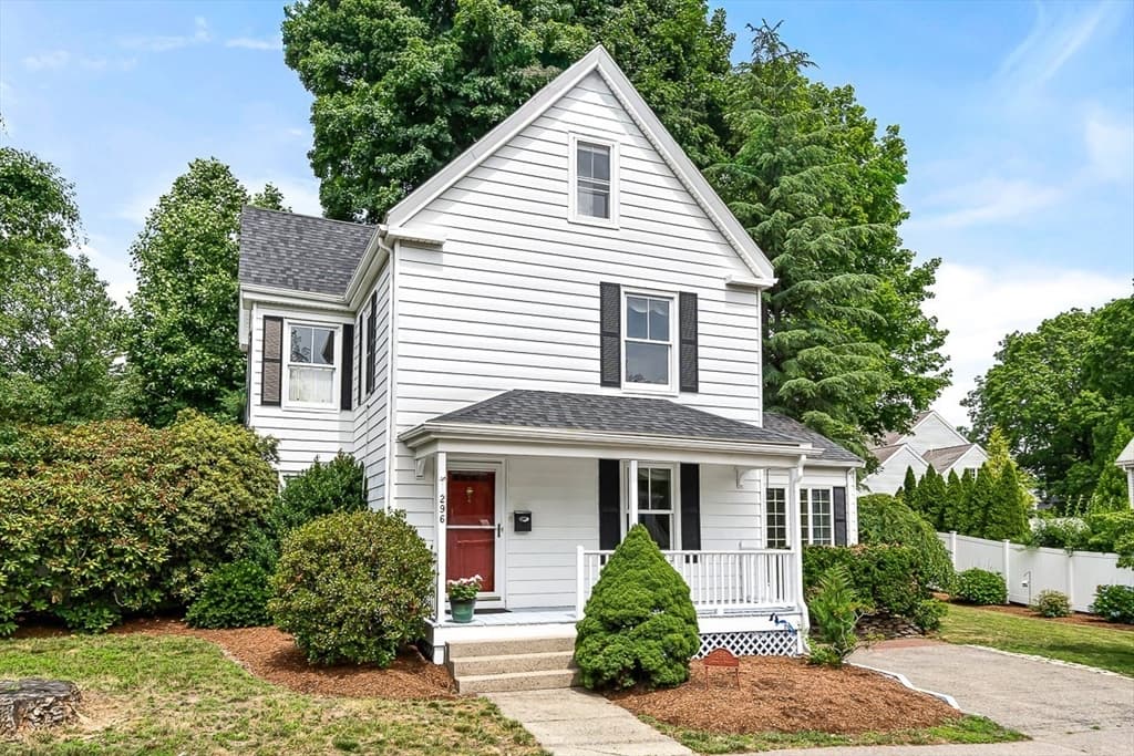 296 Linden St., Wellesley MA 02481
