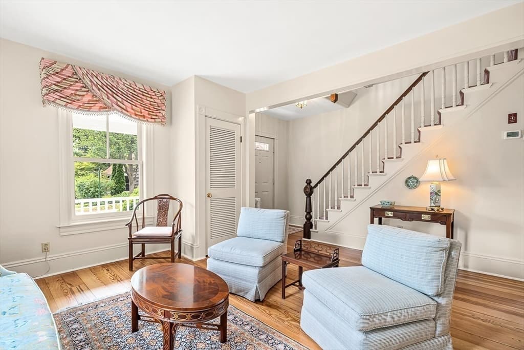 296 Linden St., Wellesley MA 02481 photo 4