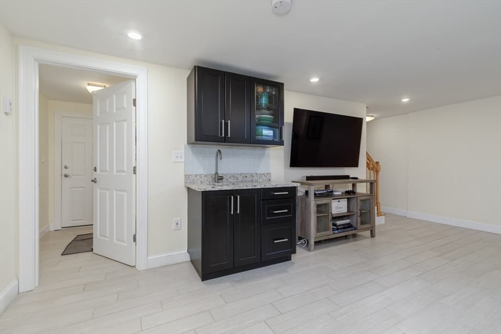 Condominium at 65 High St # 1, Woburn MA 01801, Woburn, photo 30 of 35