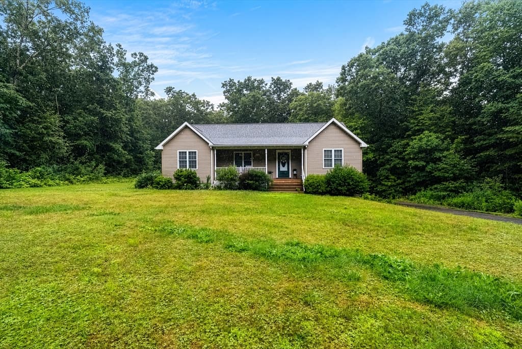 10 Lyford Rd, Spencer MA 01562