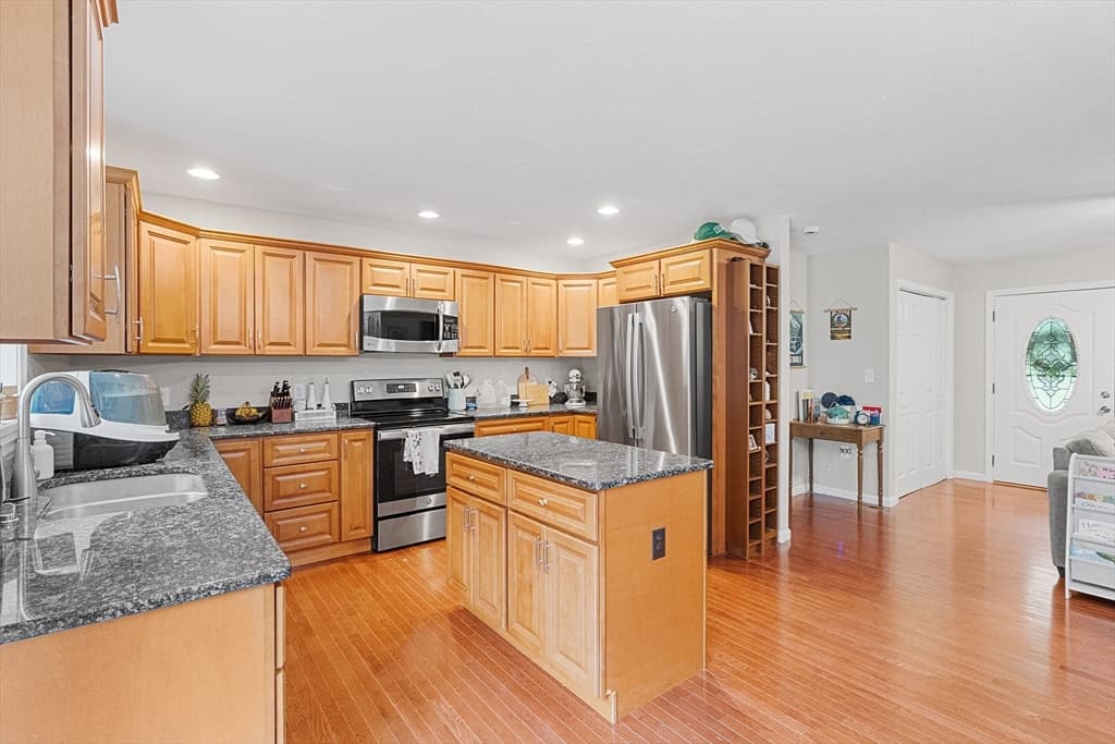 10 Lyford Rd, Spencer MA 01562 photo 8