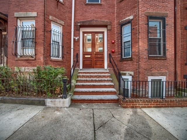 32 Williams St # 1, Boston MA 02446