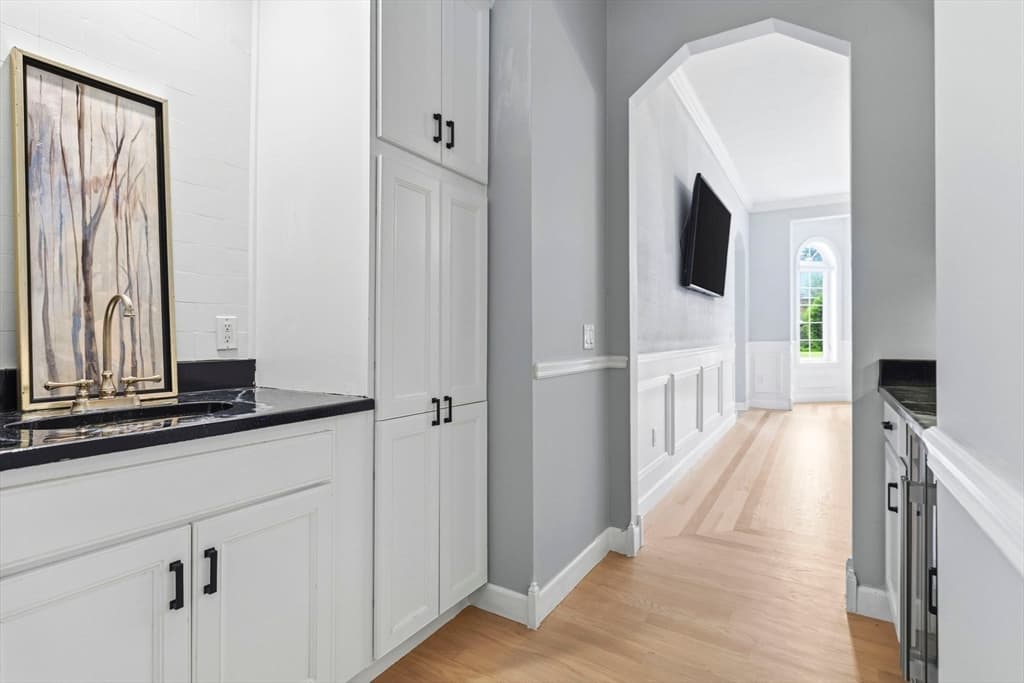 Single Family Residence at 2 Bridle Path, Lynnfield MA 01940, Lynnfield, photo 13 of 41