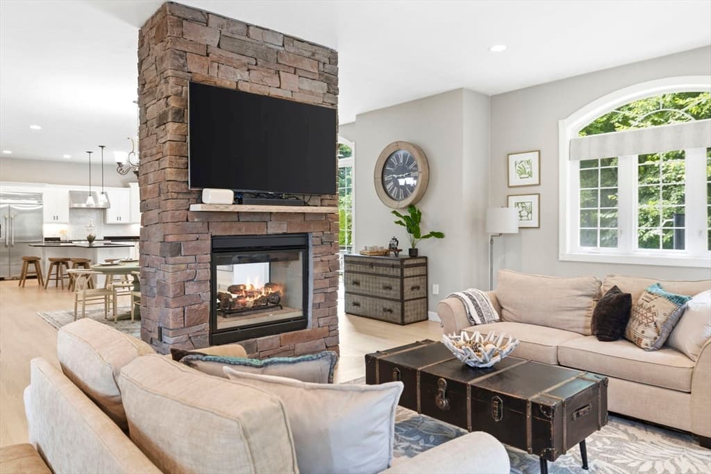 Single Family Residence at 2 Bridle Path, Lynnfield MA 01940, Lynnfield, photo 7 of 41