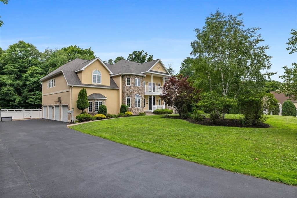 Single Family Residence at 2 Bridle Path, Lynnfield MA 01940, Lynnfield, photo 34 of 41