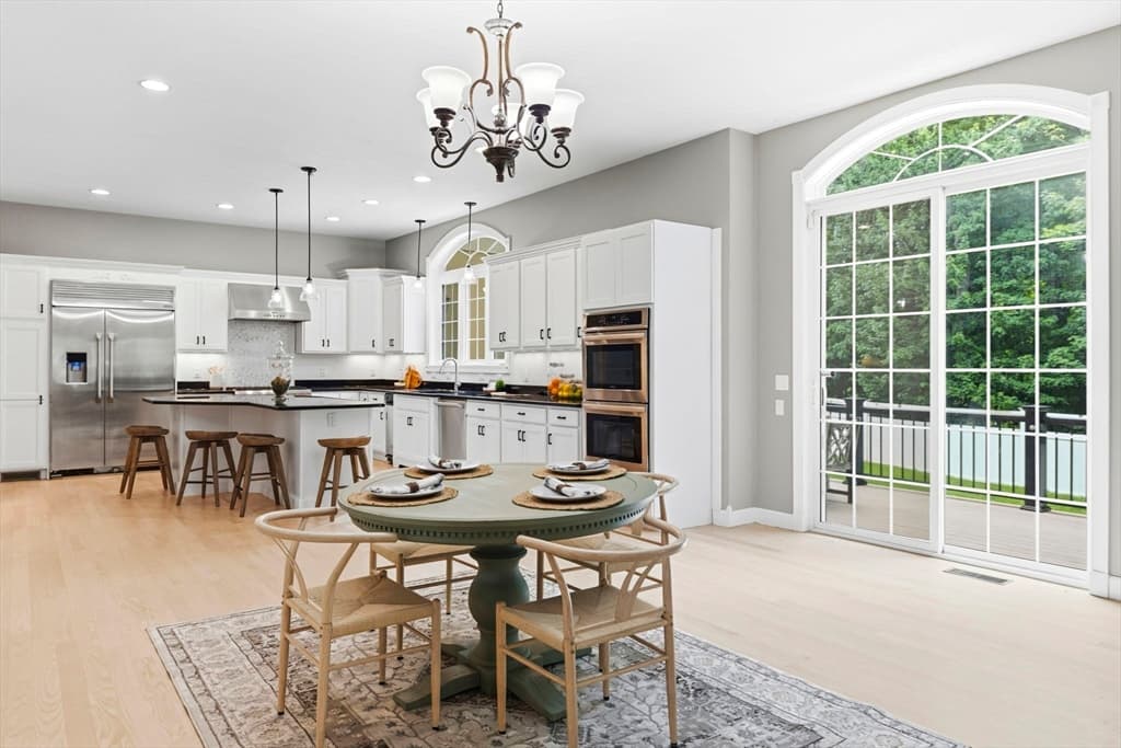 Single Family Residence at 2 Bridle Path, Lynnfield MA 01940, Lynnfield, photo 4 of 41