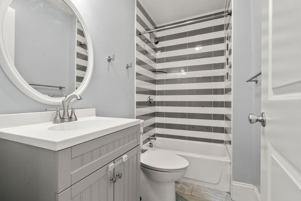 Condominium at 1000 River # 2, Boston MA 02136, photo 16 of 22