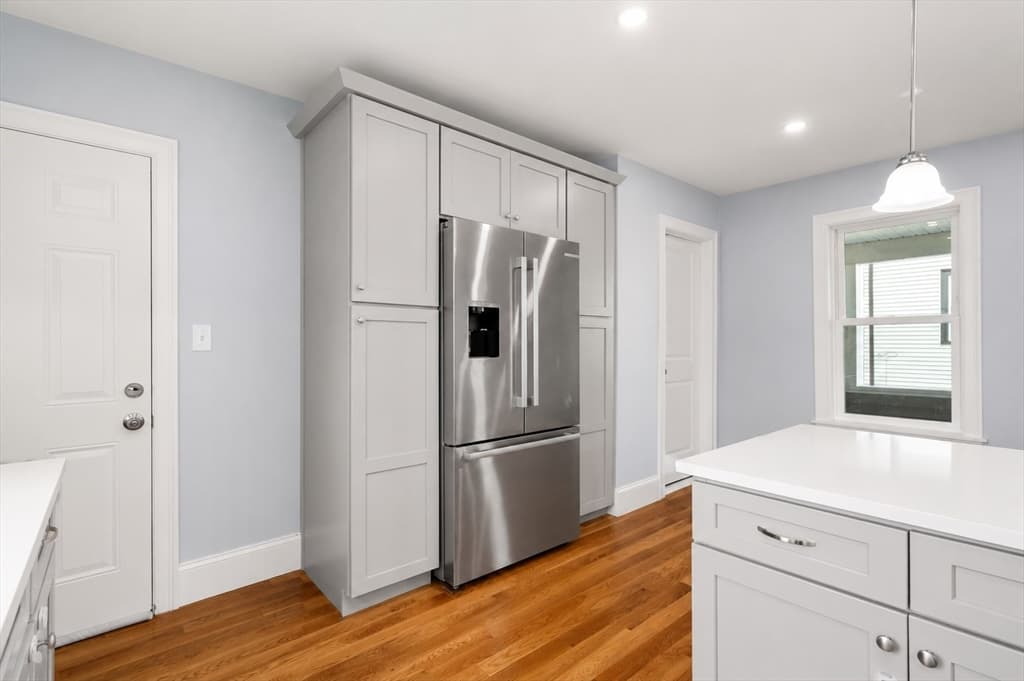 Condominium at 1000 River # 2, Boston MA 02136, photo 5 of 22