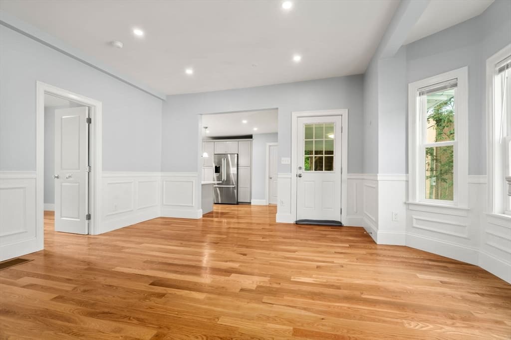 Condominium at 1000 River # 2, Boston MA 02136, photo 8 of 22