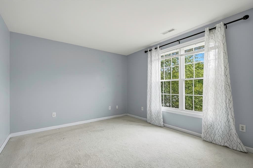 Condominium at 46 Tulip Cir. # 46, Grafton MA 01560, Grafton, photo 30 of 41