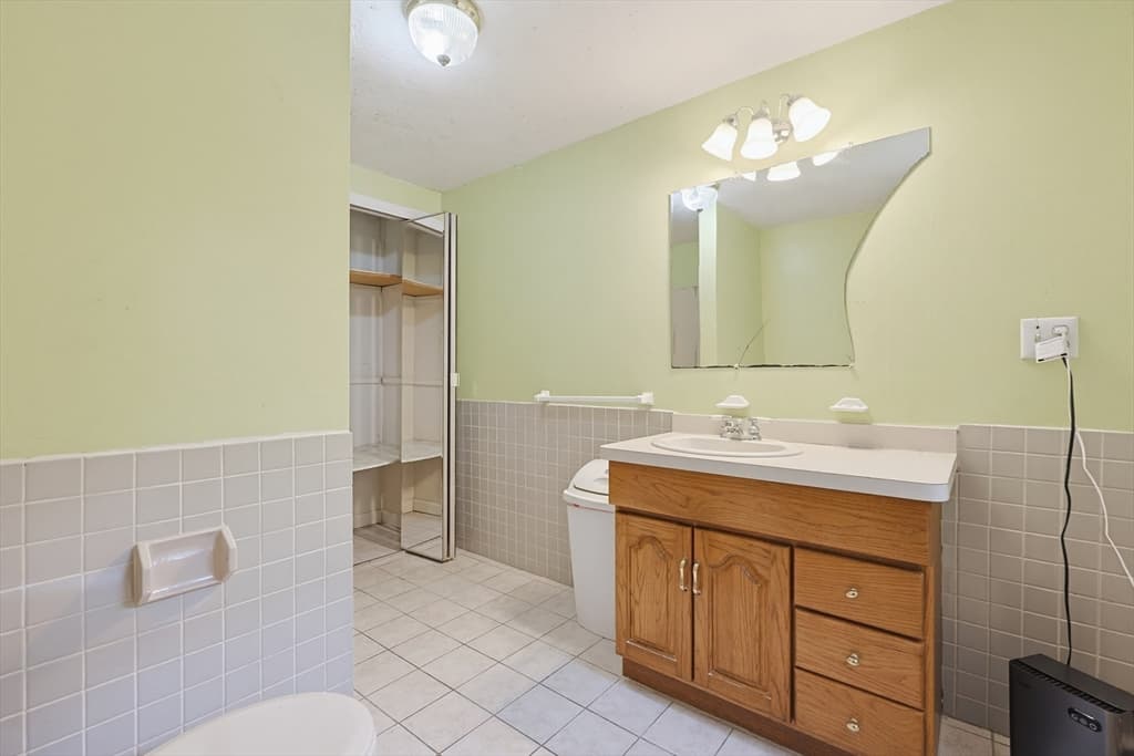 Single Family Residence at 47 Sleepy Hollow Ln, Wrentham MA 02093, Wrentham, photo 26 of 40