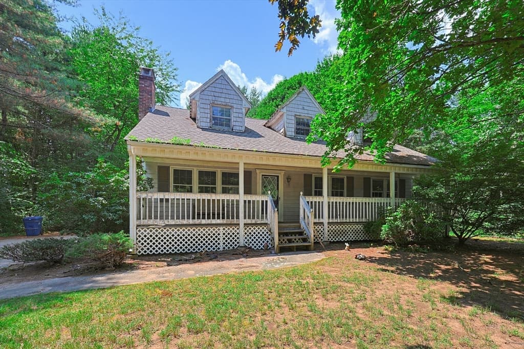 47 Sleepy Hollow Ln, Wrentham MA 02093