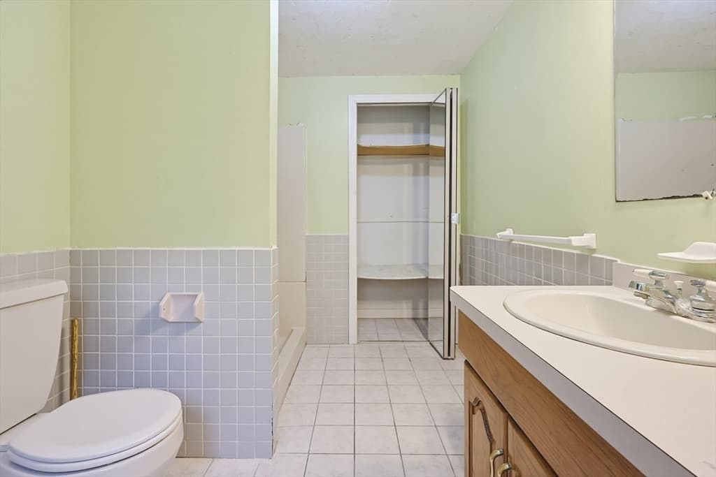 Single Family Residence at 47 Sleepy Hollow Ln, Wrentham MA 02093, Wrentham, photo 25 of 40