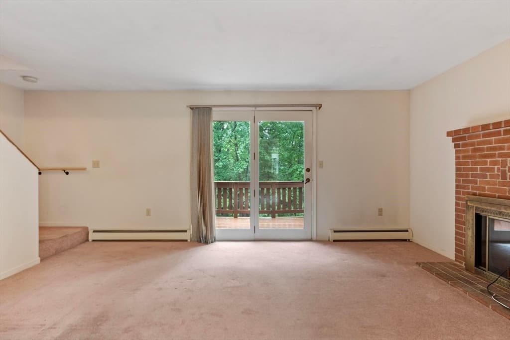 Condominium at 119 Cortland Cir # 119, Leominster MA 01453, Leominster, photo 13 of 33