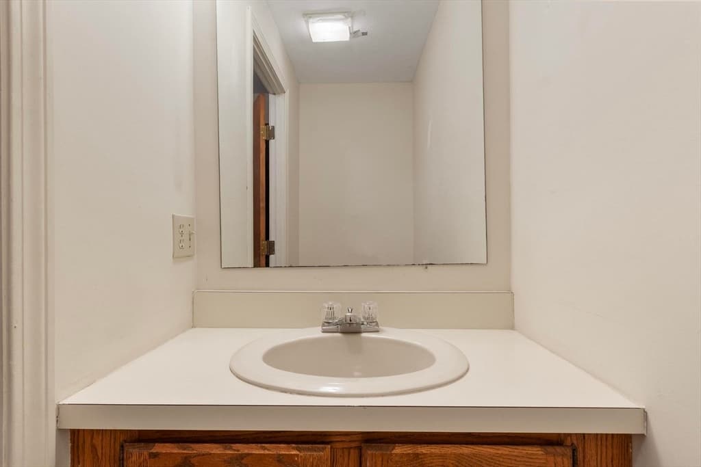Condominium at 119 Cortland Cir # 119, Leominster MA 01453, Leominster, photo 17 of 33