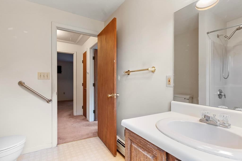Condominium at 119 Cortland Cir # 119, Leominster MA 01453, Leominster, photo 20 of 33