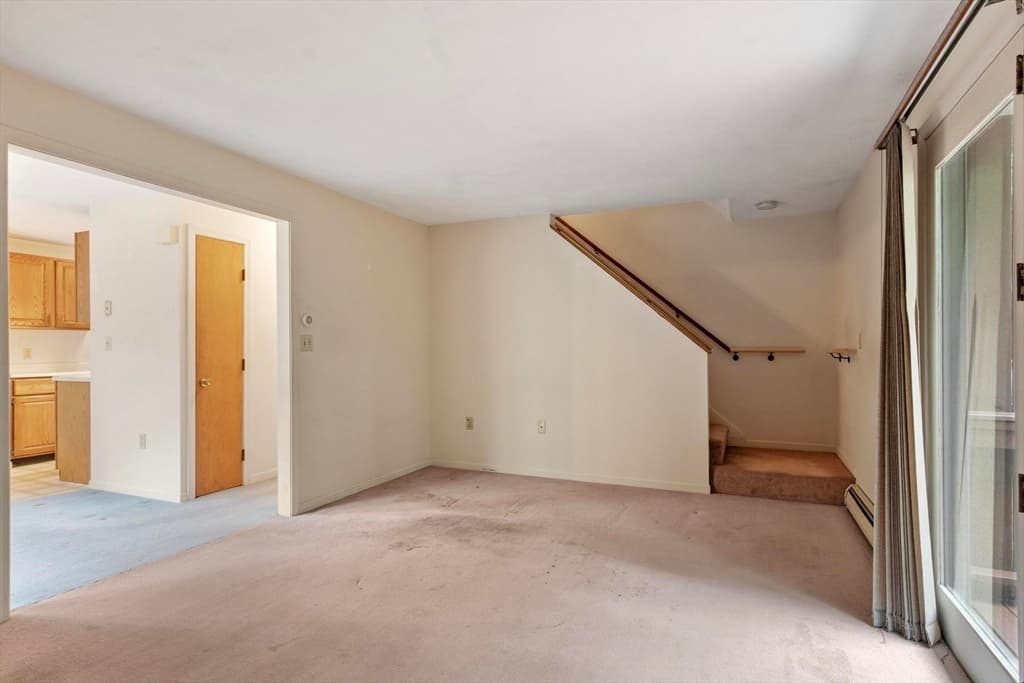 Condominium at 119 Cortland Cir # 119, Leominster MA 01453, Leominster, photo 14 of 33