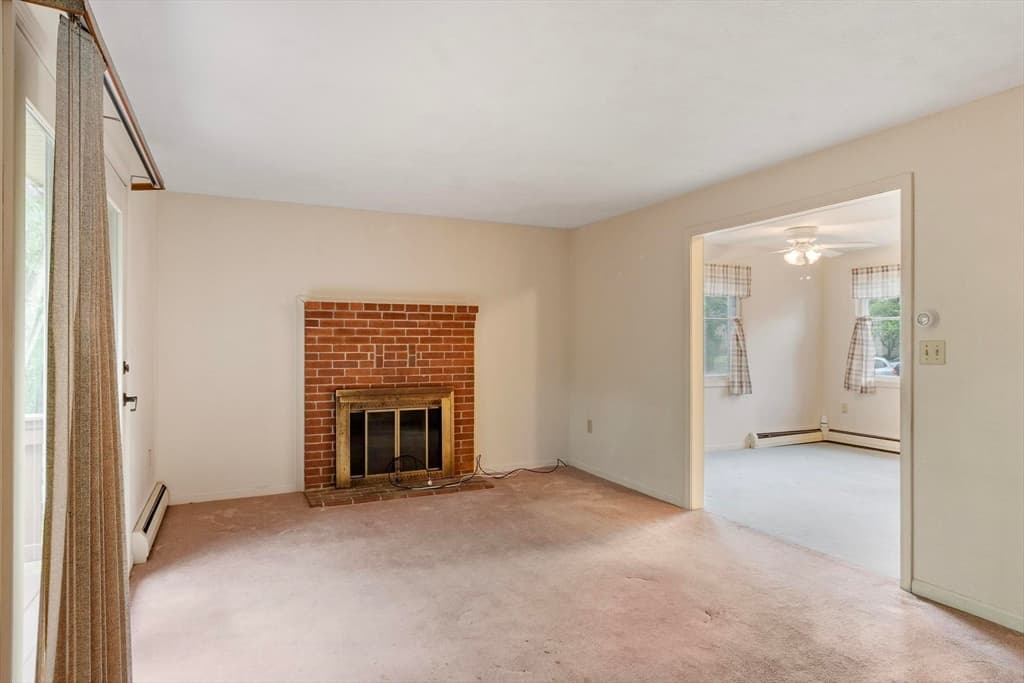 Condominium at 119 Cortland Cir # 119, Leominster MA 01453, Leominster, photo 15 of 33