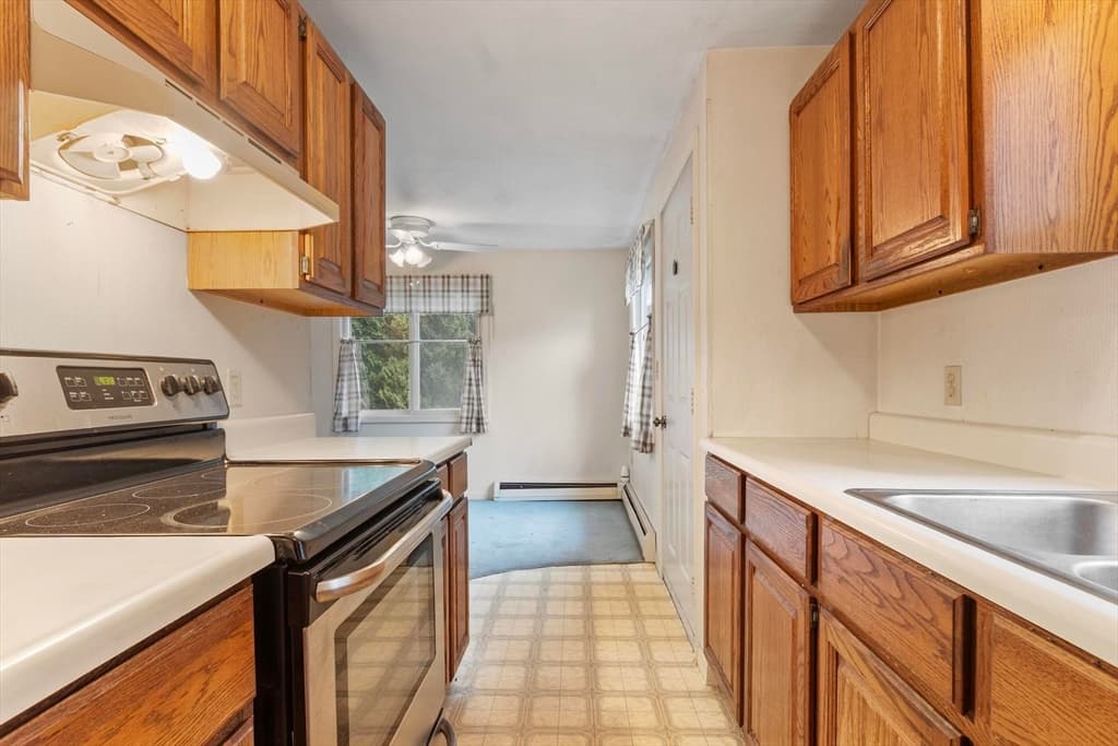 Condominium at 119 Cortland Cir # 119, Leominster MA 01453, Leominster, photo 8 of 33