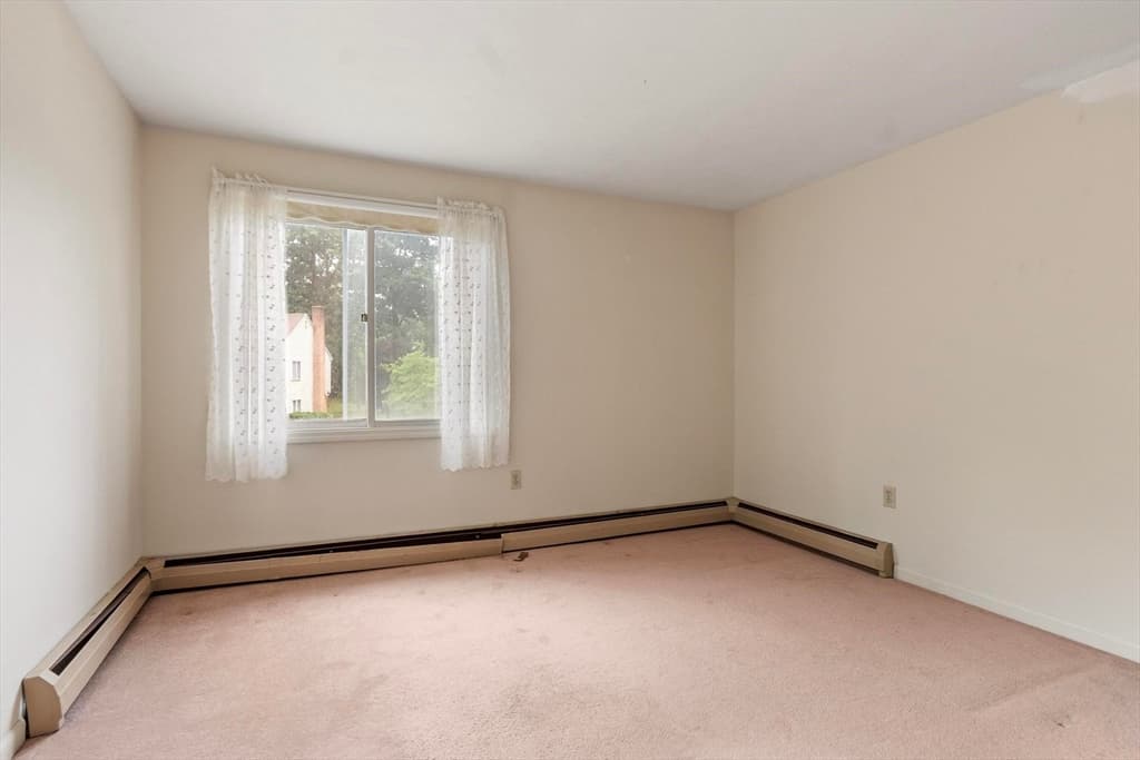 Condominium at 119 Cortland Cir # 119, Leominster MA 01453, Leominster, photo 21 of 33