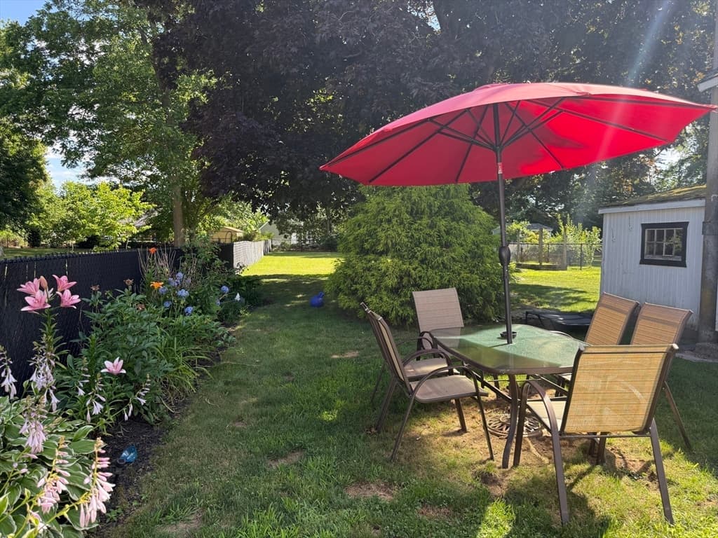 183 Compos St, Somerset MA 02726 photo 4