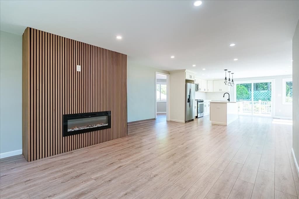 Single Family Residence at 23 Taunton St, Bellingham MA 02019, Bellingham, photo 5 of 23