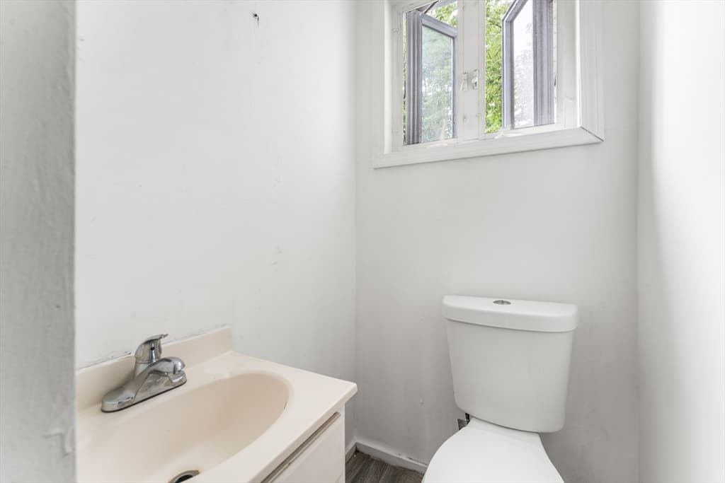 2 Hacker Ct, Worcester MA 01603 photo 11