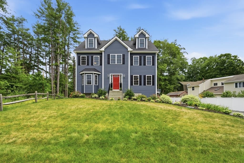 25 Fourth Ave, Billerica MA 01821 photo 2